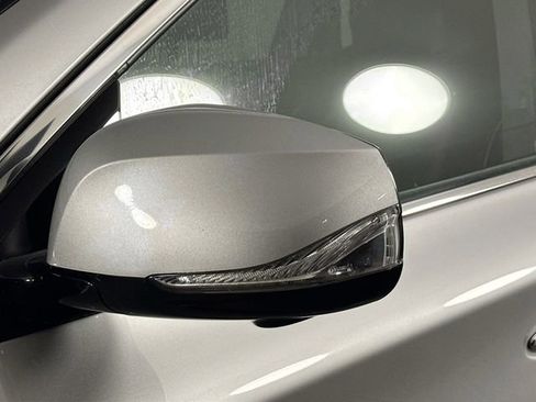 Used 2017 INFINITI QX60 Luxe w/ Deluxe Technology Package image 3