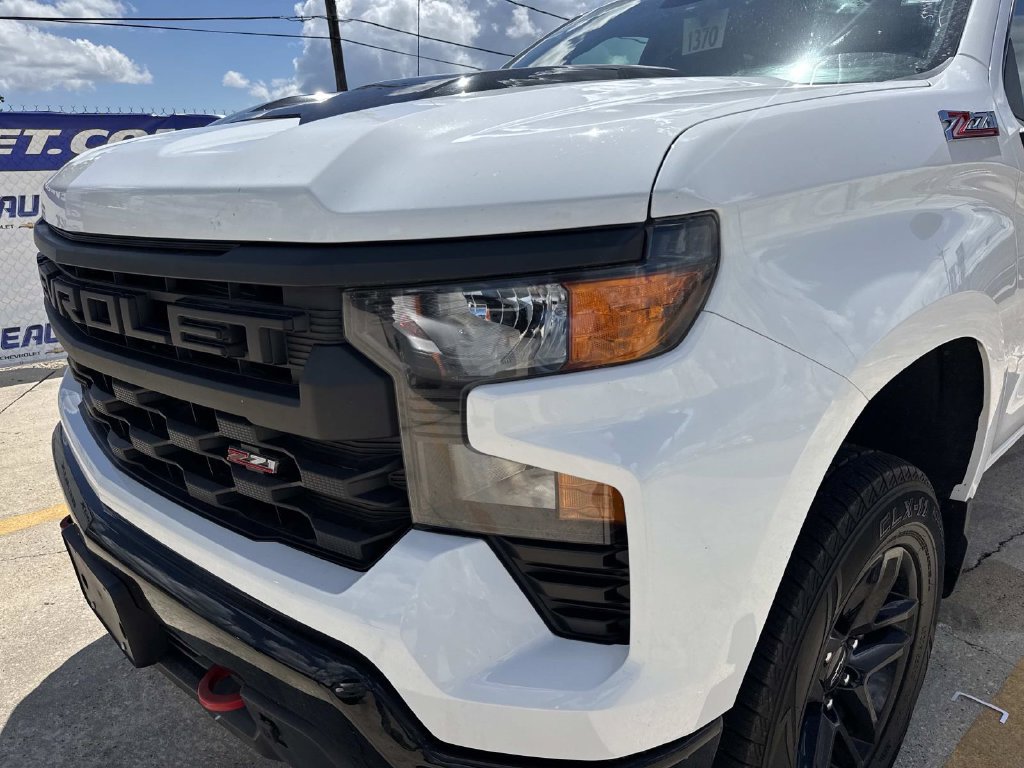 Used 2025 Chevrolet Silverado 1500 Custom Trail Boss AWD/4WD image 10