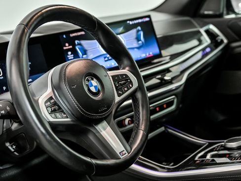 Used 2024 BMW X5 xDrive40i w/ M Sport Package image 18