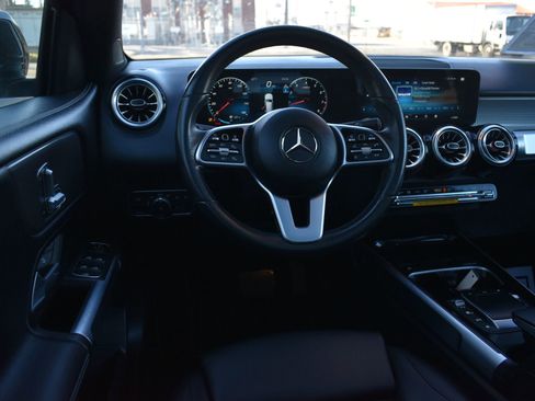 Used 2023 Mercedes-Benz GLB 250 image 18