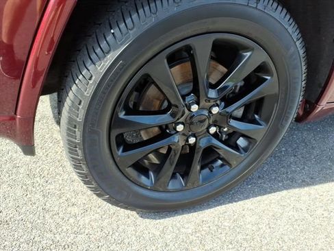 Used 2021 Jeep Grand Cherokee Laredo X AWD/4WD image 12