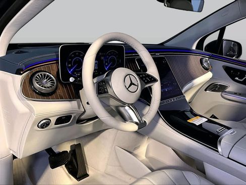 New 2026 Mercedes-Benz EQE 320 4MATIC SUV image 9