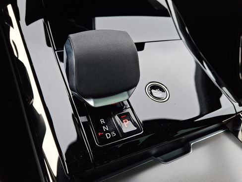 New 2026 Land Rover Range Rover Sport SE image 10