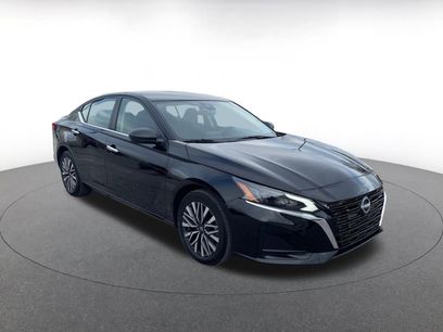 Used 2025 Nissan Altima 2.5 SV