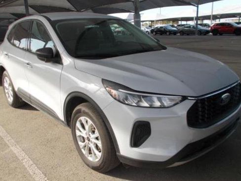 Used 2025 Ford Escape Active image 40