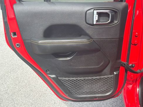 Used 2025 Jeep Wrangler Unlimited Sahara w/ Safety Group image 21