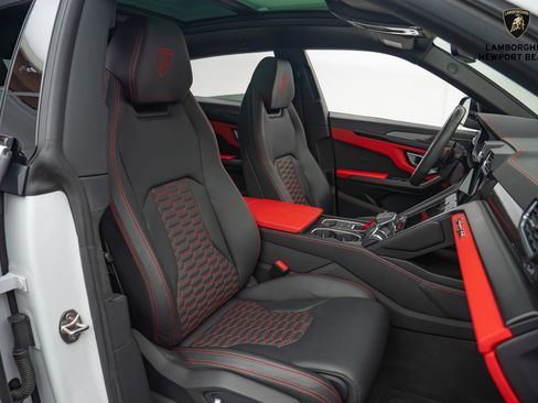 Used 2021 Lamborghini Urus AWD/4WD image 22
