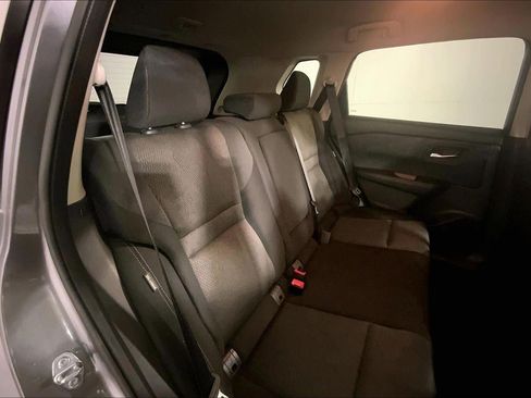 Used 2025 Nissan Rogue SV AWD/4WD image 23