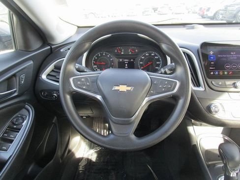 Used 2022 Chevrolet Malibu LT image 17