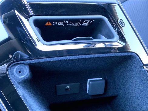 New 2026 Cadillac Lyriq V image 28