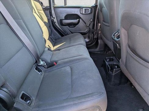 Used 2020 Jeep Gladiator Sport image 19