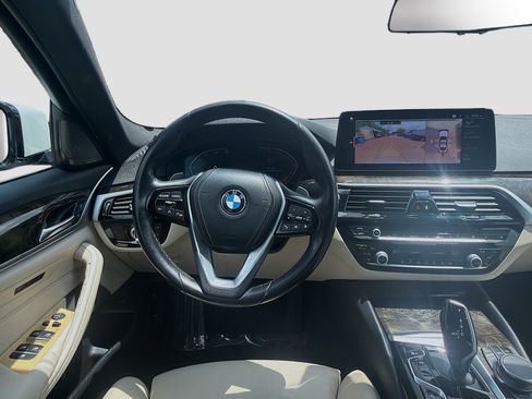 Used 2021 BMW 530i w/ Premium Package RWD image 21
