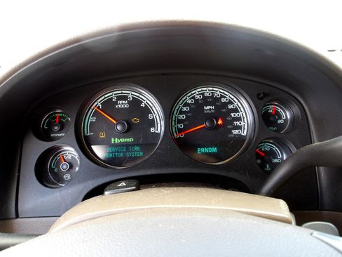 Used 2010 Chevrolet Tahoe 4WD image 18