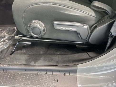 Used 2022 Jeep Wrangler Unlimited Sport image 15