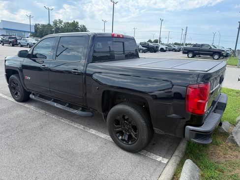 Used 2018 Chevrolet Silverado 1500 LTZ Z71 w/ LTZ Plus Package AWD/4WD image 4