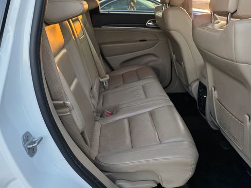 Used 2014 Jeep Grand Cherokee Limited image 18