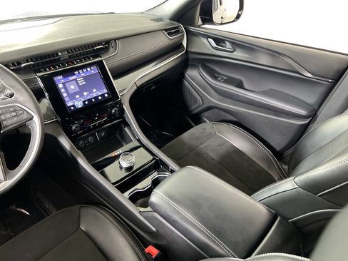 Used 2023 Jeep Grand Cherokee Altitude image 22