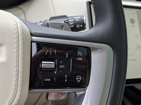 Certified 2025 Land Rover Range Rover SE AWD/4WD image 28
