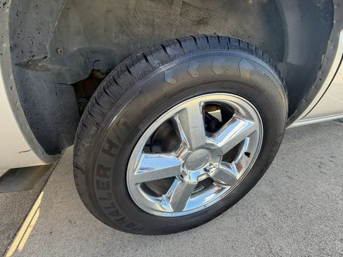 Used 2004 Chevrolet Tahoe LS RWD image 13
