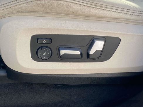 Used 2022 BMW X5 sDrive40i w/ Executive Package image 17