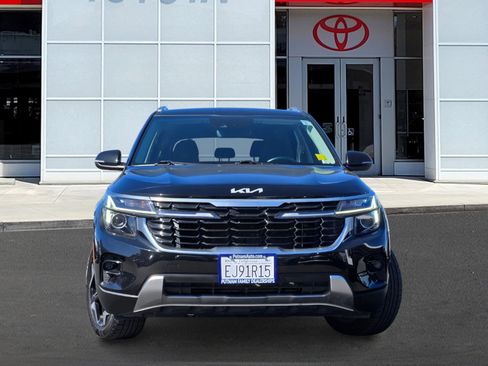 Used 2024 Kia Seltos EX image 2