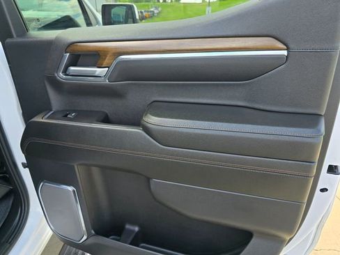 Used 2024 Chevrolet Silverado 1500 High Country AWD/4WD image 14