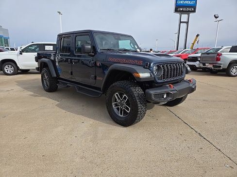 Used 2025 Jeep Gladiator Mojave w/ Safety Group image 9