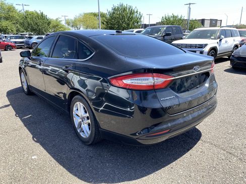 Used 2013 Ford Fusion SE FWD image 4