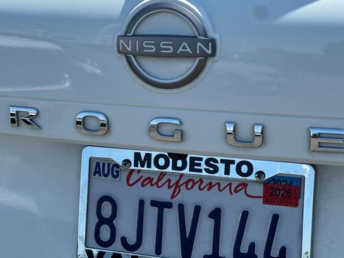 Used 2022 Nissan Rogue S FWD image 23