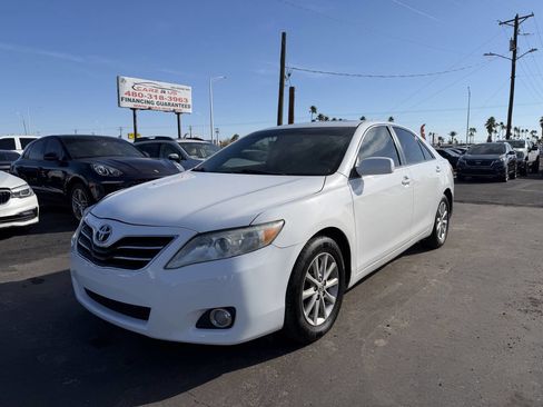 Used 2011 Toyota Camry XLE image 3