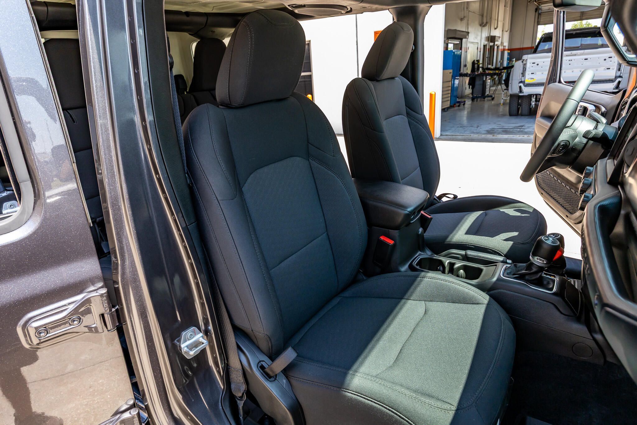Used 2023 Jeep Wrangler Unlimited Sport AWD/4WD image 32