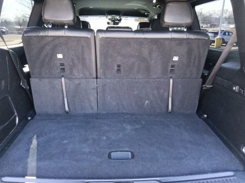 Used 2023 Jeep Wagoneer 2WD image 32