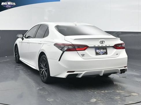 Used 2022 Toyota Camry SE FWD image 5