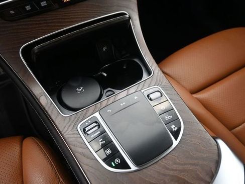 Used 2021 Mercedes-Benz GLC 300 image 30