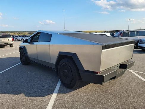 Used 2024 Tesla Cybertruck Cyberbeast AWD/4WD image 2