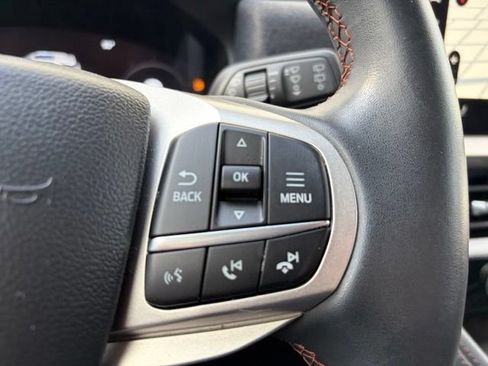 Used 2025 Ford Explorer Active RWD image 21