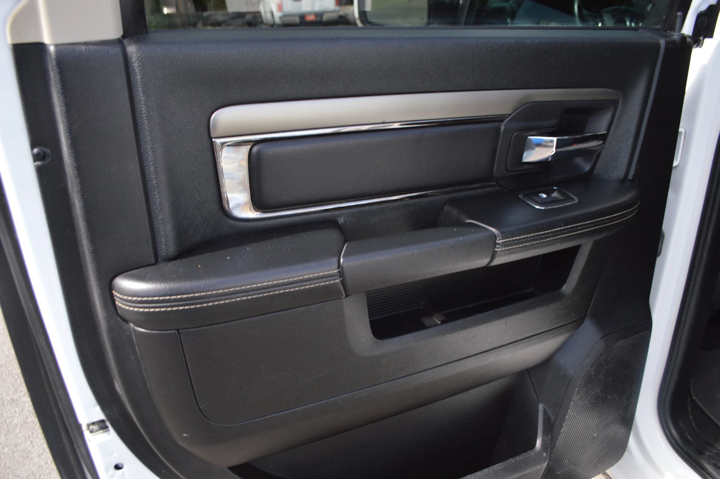 Used 2014 RAM 1500 Sport w/ Convenience Group AWD/4WD image 19