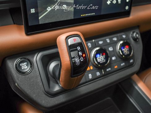Used 2025 Land Rover Defender 110 AWD/4WD image 19