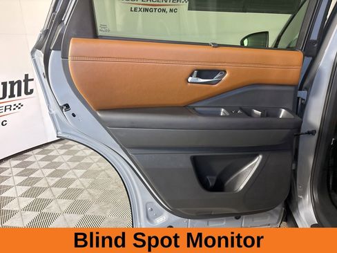 Used 2024 Nissan Pathfinder Platinum w/ Cargo Package image 23