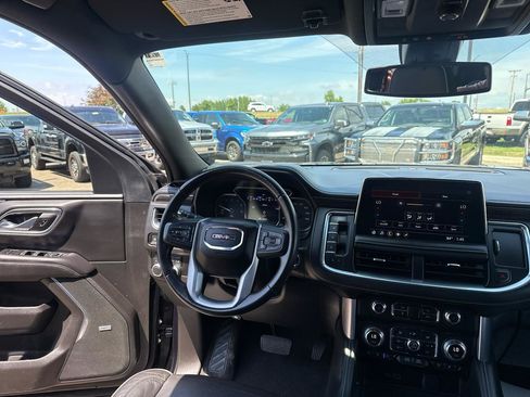 Used 2021 GMC Yukon XL SLT AWD/4WD image 28