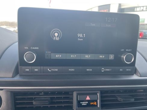 Used 2025 Honda Pilot Sport image 22