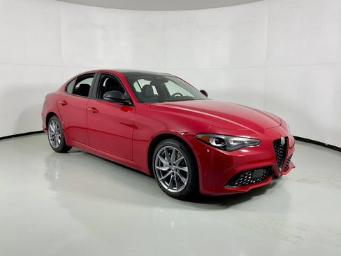New 2026 Alfa Romeo Giulia AWD image 4