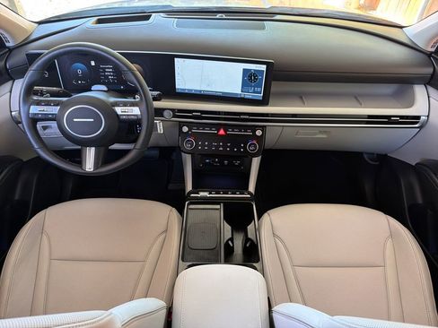 Used 2025 Hyundai Tucson Limited FWD image 23