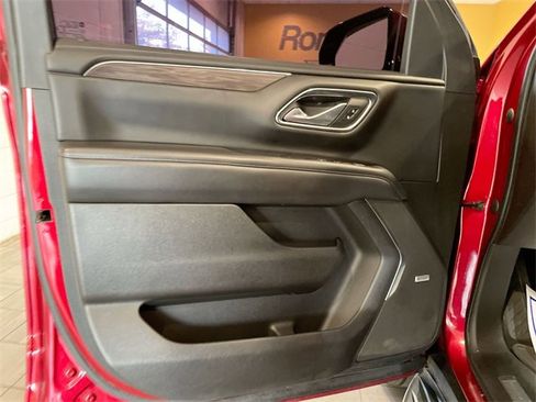 Used 2021 Chevrolet Suburban LT image 11