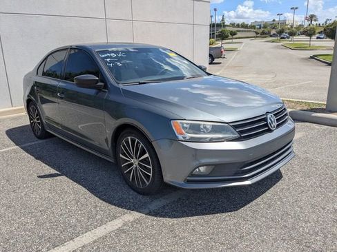 Used 2016 Volkswagen Jetta Sport image 1