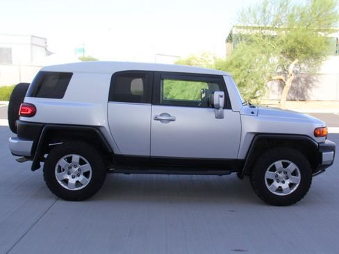 Used 2007 Toyota FJ Cruiser 4WD image 4