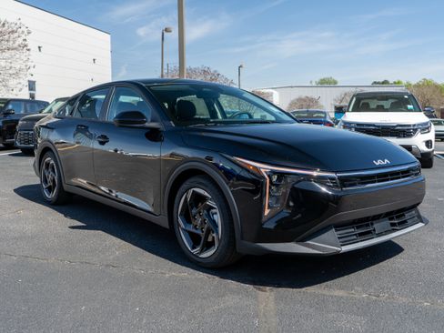 New 2026 Kia K4 EX FWD image 12
