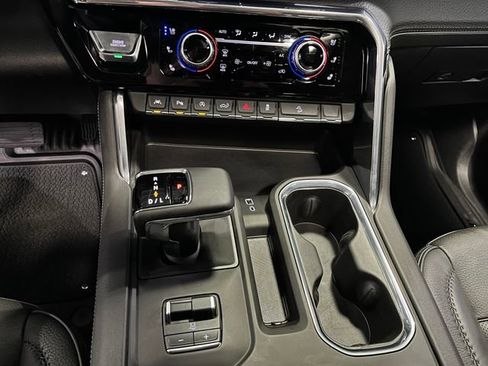 Used 2025 GMC Sierra 1500 Denali w/ Denali Reserve Package AWD/4WD image 22