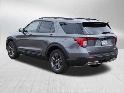 Used 2026 Ford Explorer Active w/ Active Comfort Package AWD/4WD image 5
