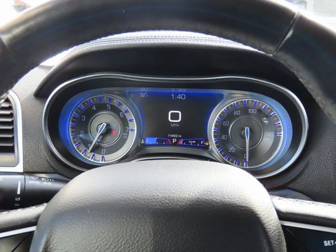 Used 2019 Chrysler 300 Touring L w/ Quick Order Package 22F image 30